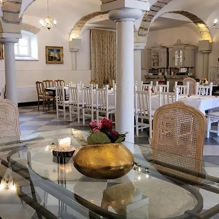 Hotel Carte Blanche *