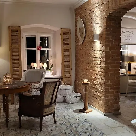 Carte Blanche Hotel