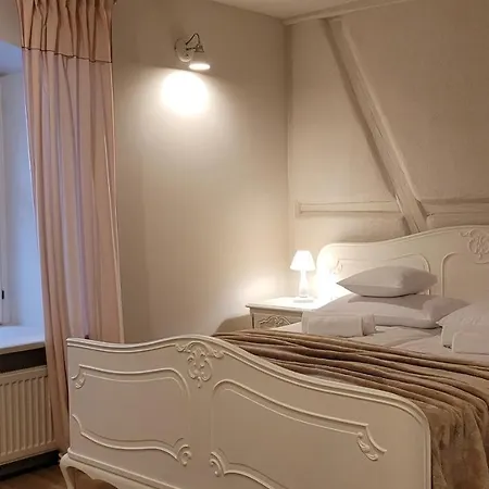 Carte Blanche Hotel Wlen