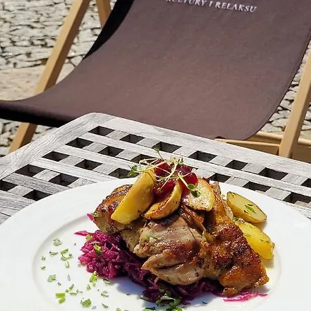 Carte Blanche Hotel