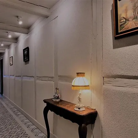 Carte Blanche Hotel Wlen