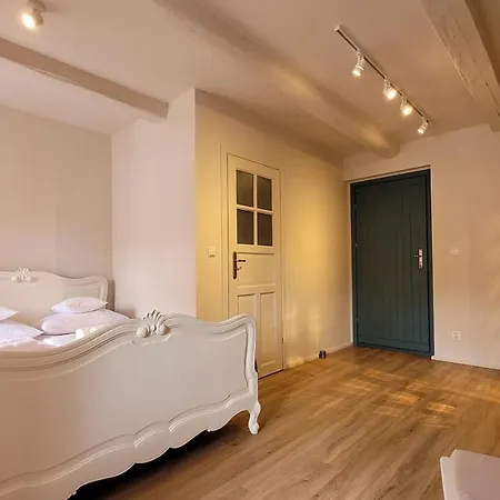 Hotel Carte Blanche *