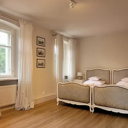 Carte Blanche Hotel